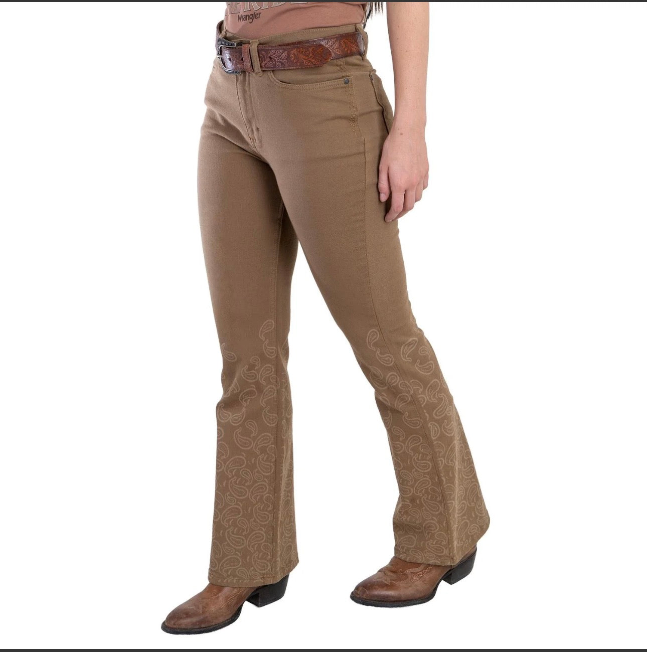 Pantalón Wrangler Tan Flare